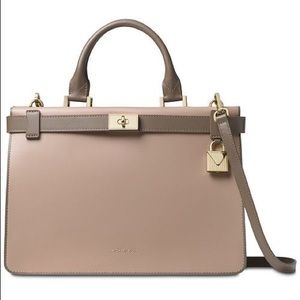 Gorgeous Michael Kors Bag